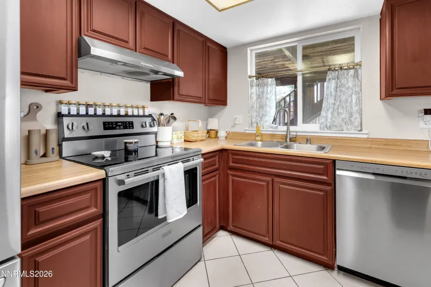 6845 Pah Rah, Sparks, Nevada 89436, 3 Bedrooms Bedrooms, ,3 BathroomsBathrooms,Residential,Residential,Pah Rah,260003154