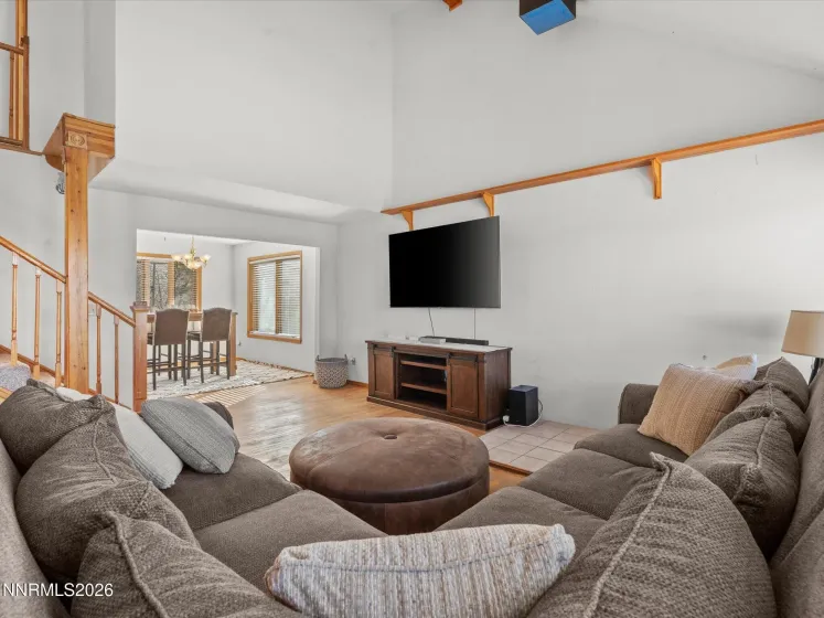 670 Valle Verde, Sparks, Nevada 89441, 3 Bedrooms Bedrooms, ,3 BathroomsBathrooms,Residential,Residential,Valle Verde,260003162