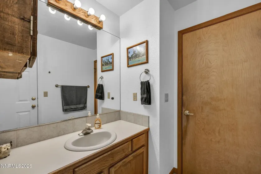 1374 Porter, Minden, Nevada 89423, 3 Bedrooms Bedrooms, ,3 BathroomsBathrooms,Residential,Residential,Porter,260003164