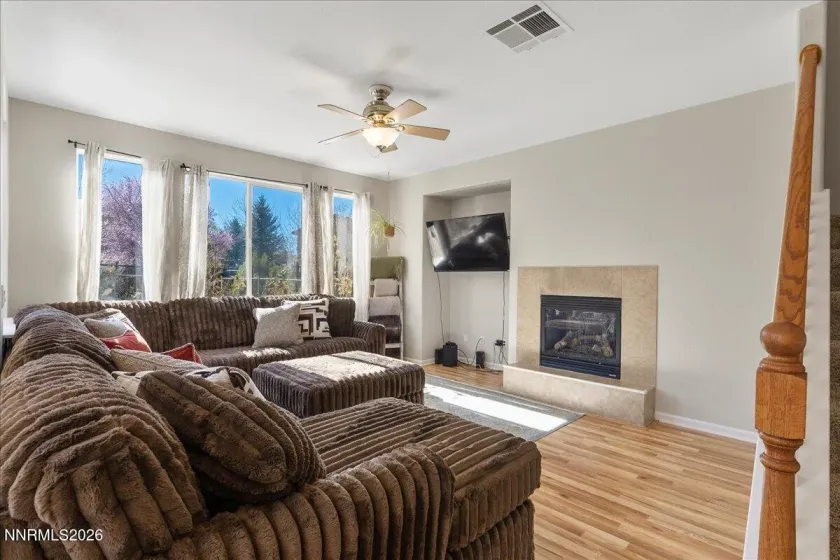 3747 Banfi, Sparks, Nevada 89436, 4 Bedrooms Bedrooms, ,3 BathroomsBathrooms,Residential,Residential,Banfi,260003167