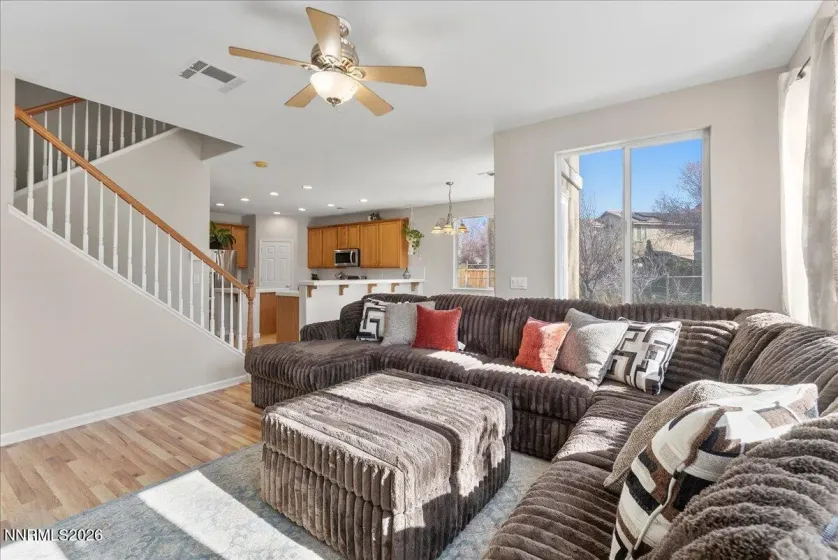 3747 Banfi, Sparks, Nevada 89436, 4 Bedrooms Bedrooms, ,3 BathroomsBathrooms,Residential,Residential,Banfi,260003167