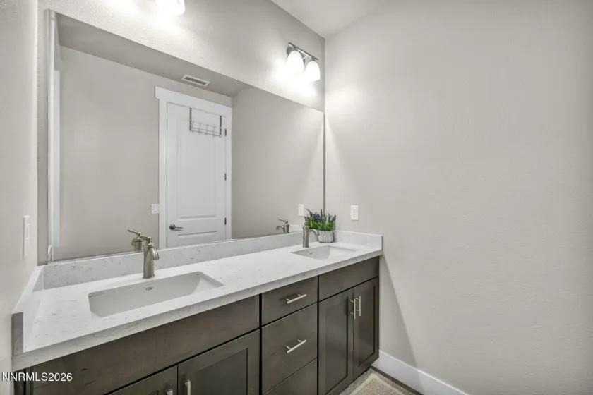 944 Los Alamitos, Minden, Nevada 89423, 4 Bedrooms Bedrooms, ,4 BathroomsBathrooms,Residential,Residential,Los Alamitos,260003168