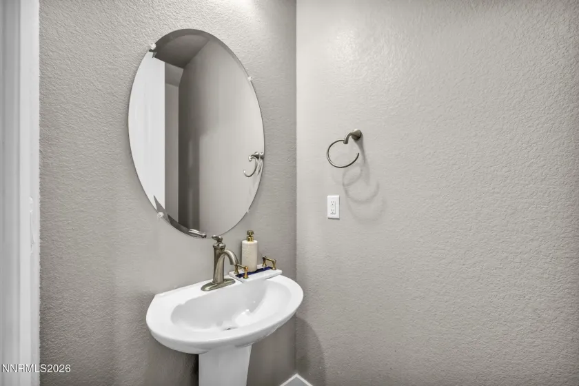 944 Los Alamitos, Minden, Nevada 89423, 4 Bedrooms Bedrooms, ,4 BathroomsBathrooms,Residential,Residential,Los Alamitos,260003168