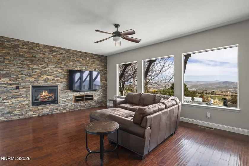 10058 Via Solano, Reno, Nevada 89511, 6 Bedrooms Bedrooms, ,5 BathroomsBathrooms,Residential,Residential,Via Solano,260003171