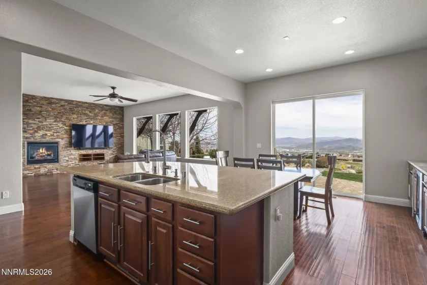 10058 Via Solano, Reno, Nevada 89511, 6 Bedrooms Bedrooms, ,5 BathroomsBathrooms,Residential,Residential,Via Solano,260003171