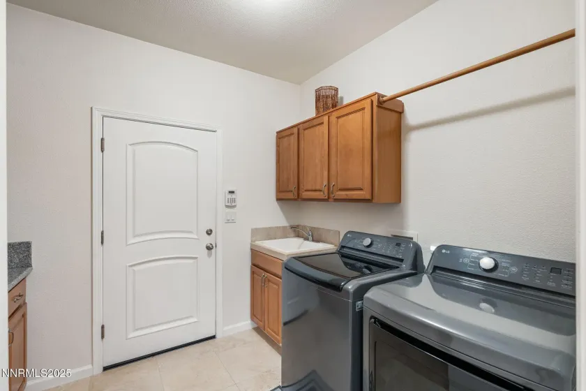 308 San Roma, Dayton, Nevada 89403, 3 Bedrooms Bedrooms, ,2 BathroomsBathrooms,Residential,Residential,San Roma,260003173