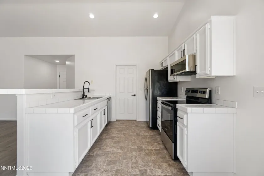 1115 Herron, Fernley, Nevada 89408, 3 Bedrooms Bedrooms, ,2 BathroomsBathrooms,Residential,Residential,Herron,260003205