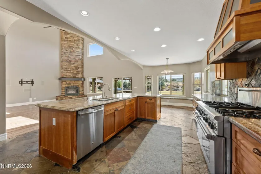 2220 Whites Creek, Reno, Nevada 89511, 5 Bedrooms Bedrooms, ,4 BathroomsBathrooms,Residential,Residential,Whites Creek,260003207