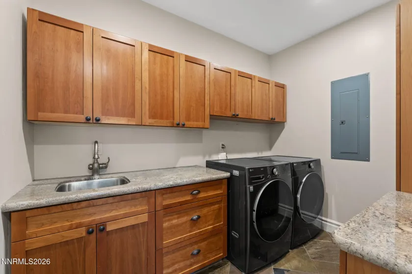 2220 Whites Creek, Reno, Nevada 89511, 5 Bedrooms Bedrooms, ,4 BathroomsBathrooms,Residential,Residential,Whites Creek,260003207