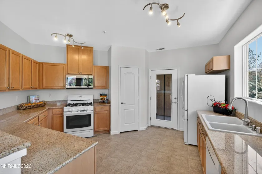 17000 Wedge, Reno, Nevada 89511, 2 Bedrooms Bedrooms, ,2 BathroomsBathrooms,Residential,Residential,Wedge,260003211