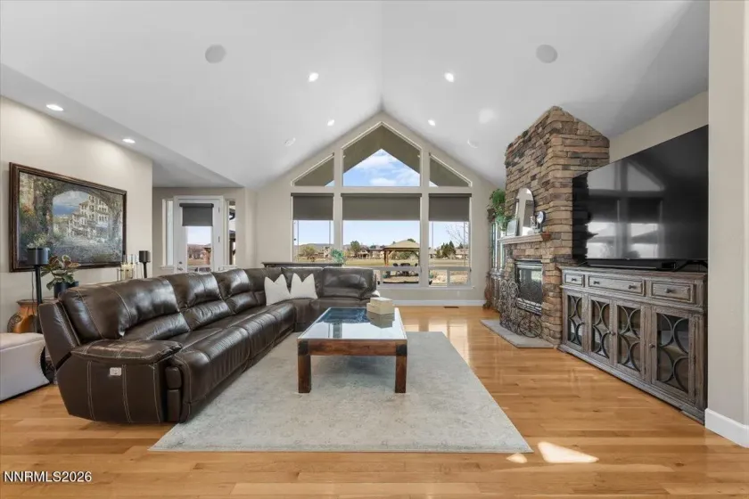 3094 Diamond Dust, Sparks, Nevada 89436, 4 Bedrooms Bedrooms, ,4 BathroomsBathrooms,Residential,Residential,Diamond Dust,260003190