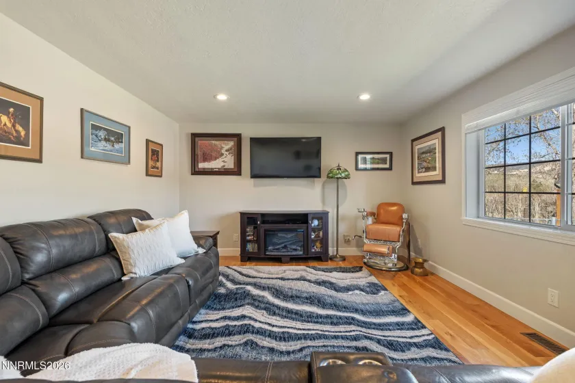 17165 Virginia, Reno, Nevada 89521, 4 Bedrooms Bedrooms, ,3 BathroomsBathrooms,Residential,Residential,Virginia,260003213