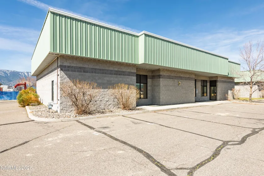 2562 Silver State, Minden, Nevada 89423, ,Commercial Sale,Residential,Silver State,260003247
