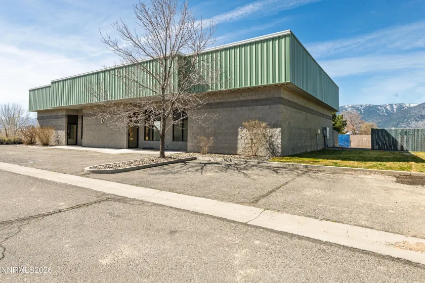 2562 Silver State, Minden, Nevada 89423, ,Commercial Sale,Residential,Silver State,260003247
