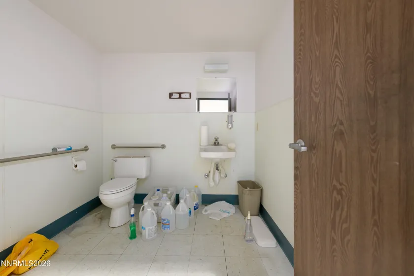 2562 Silver State, Minden, Nevada 89423, ,Commercial Sale,Residential,Silver State,260003247