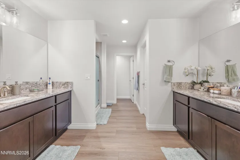 18661 Village Center, Reno, Nevada 89508, 2 Bedrooms Bedrooms, ,3 BathroomsBathrooms,Residential,Residential,Village Center,260003256