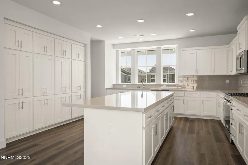 1248 Grove, Carson City, Nevada 89701, 4 Bedrooms Bedrooms, ,4 BathroomsBathrooms,Residential,Residential,Grove,250057660