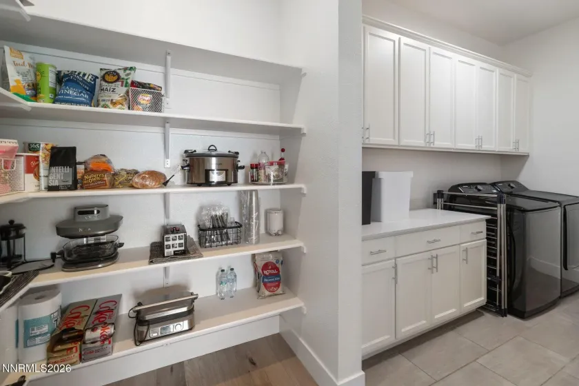 911 Solarium, Reno, Nevada 89511, 3 Bedrooms Bedrooms, ,4 BathroomsBathrooms,Residential,Residential,Solarium,260003257