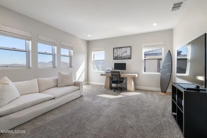 911 Solarium, Reno, Nevada 89511, 3 Bedrooms Bedrooms, ,4 BathroomsBathrooms,Residential,Residential,Solarium,260003257