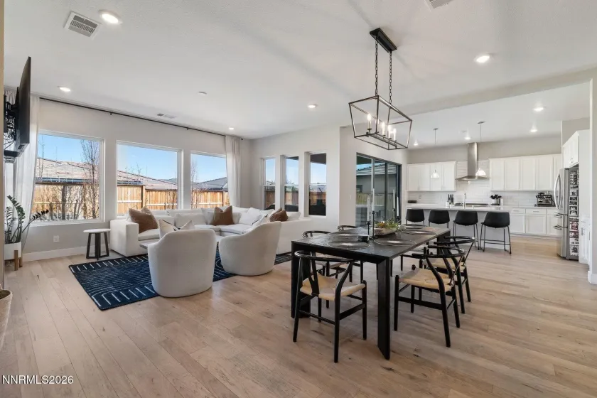 911 Solarium, Reno, Nevada 89511, 3 Bedrooms Bedrooms, ,4 BathroomsBathrooms,Residential,Residential,Solarium,260003257