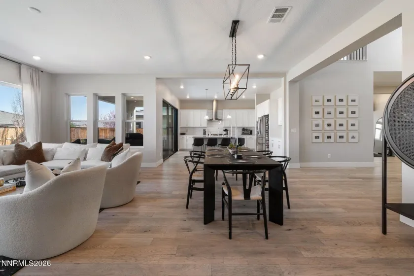 911 Solarium, Reno, Nevada 89511, 3 Bedrooms Bedrooms, ,4 BathroomsBathrooms,Residential,Residential,Solarium,260003257