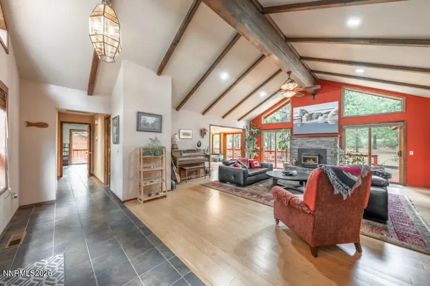 350 Black Pine, Reno, Nevada 89511, 3 Bedrooms Bedrooms, ,3 BathroomsBathrooms,Residential,Residential,Black Pine,260003268