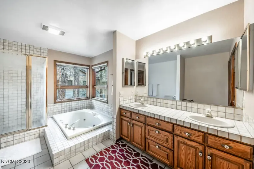 350 Black Pine, Reno, Nevada 89511, 3 Bedrooms Bedrooms, ,3 BathroomsBathrooms,Residential,Residential,Black Pine,260003268