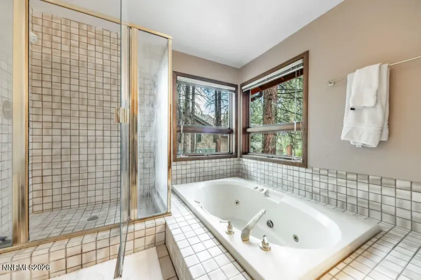 350 Black Pine, Reno, Nevada 89511, 3 Bedrooms Bedrooms, ,3 BathroomsBathrooms,Residential,Residential,Black Pine,260003268