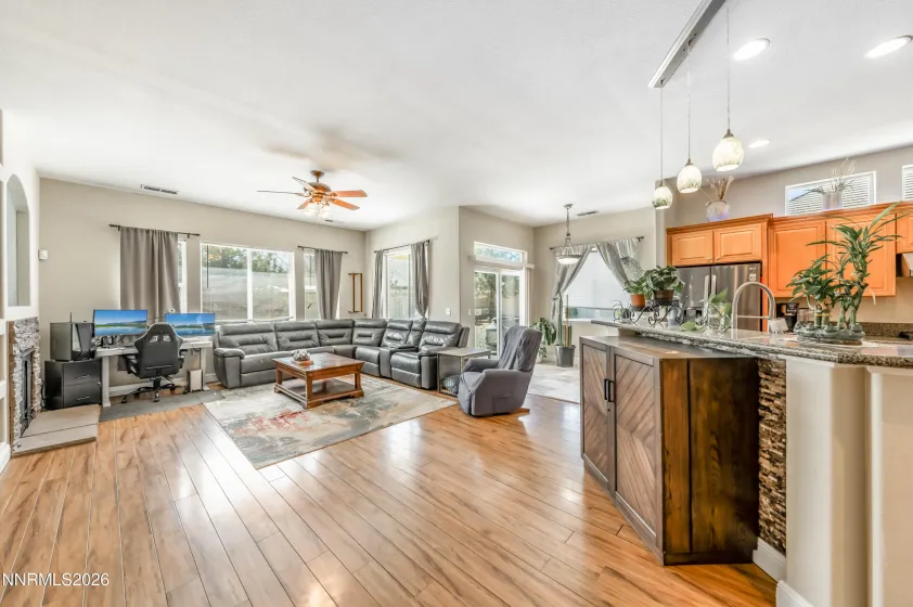 111 Denio, Dayton, Nevada 89403, 3 Bedrooms Bedrooms, ,2 BathroomsBathrooms,Residential,Residential,Denio,260003270