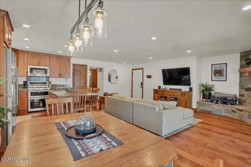 718 Kingsbury Grade, Stateline, Nevada 89449, 2 Bedrooms Bedrooms, ,2 BathroomsBathrooms,Residential,Residential,Kingsbury Grade,260003273