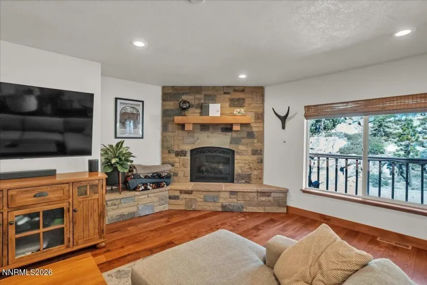 718 Kingsbury Grade, Stateline, Nevada 89449, 2 Bedrooms Bedrooms, ,2 BathroomsBathrooms,Residential,Residential,Kingsbury Grade,260003273