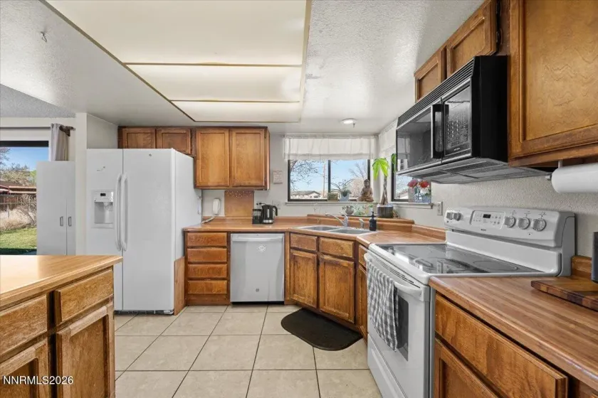 450 Omni, Sparks, Nevada 89441, 3 Bedrooms Bedrooms, ,2 BathroomsBathrooms,Residential,Residential,Omni,260003282