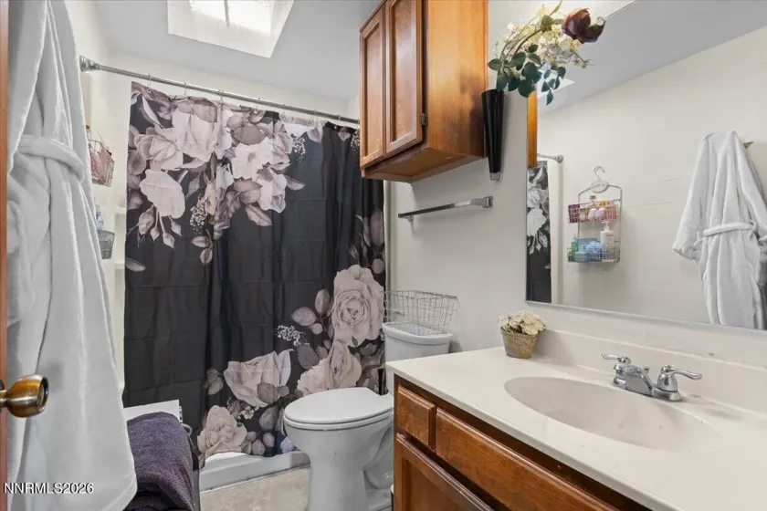 450 Omni, Sparks, Nevada 89441, 3 Bedrooms Bedrooms, ,2 BathroomsBathrooms,Residential,Residential,Omni,260003282