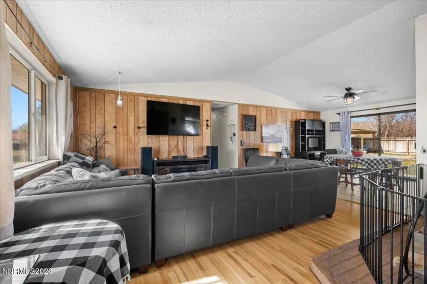 450 Omni, Sparks, Nevada 89441, 3 Bedrooms Bedrooms, ,2 BathroomsBathrooms,Residential,Residential,Omni,260003282