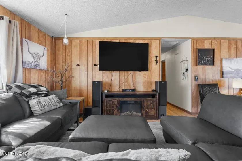 450 Omni, Sparks, Nevada 89441, 3 Bedrooms Bedrooms, ,2 BathroomsBathrooms,Residential,Residential,Omni,260003282