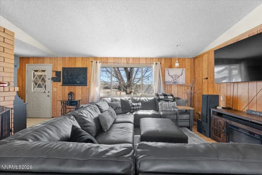 450 Omni, Sparks, Nevada 89441, 3 Bedrooms Bedrooms, ,2 BathroomsBathrooms,Residential,Residential,Omni,260003282