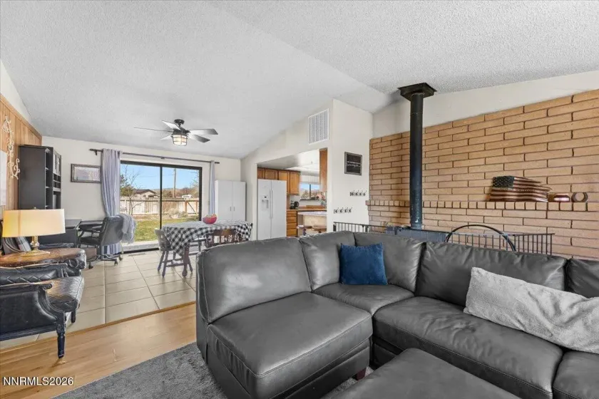 450 Omni, Sparks, Nevada 89441, 3 Bedrooms Bedrooms, ,2 BathroomsBathrooms,Residential,Residential,Omni,260003282