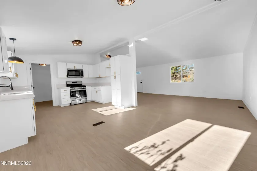 17575 Thrush, Reno, Nevada 89508, 4 Bedrooms Bedrooms, ,2 BathroomsBathrooms,Residential,Residential,Thrush,260002971