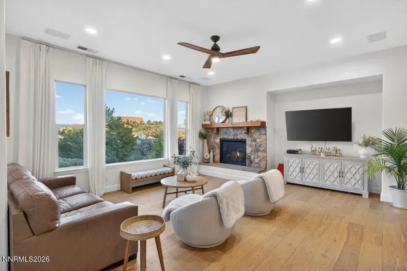 2784 Robb, Reno, Nevada 89523, 4 Bedrooms Bedrooms, ,4 BathroomsBathrooms,Residential,Residential,Robb,260003305