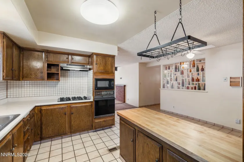 690 Lyyski, Sparks, Nevada 89431, 4 Bedrooms Bedrooms, ,2 BathroomsBathrooms,Residential,Residential,Lyyski,260003317