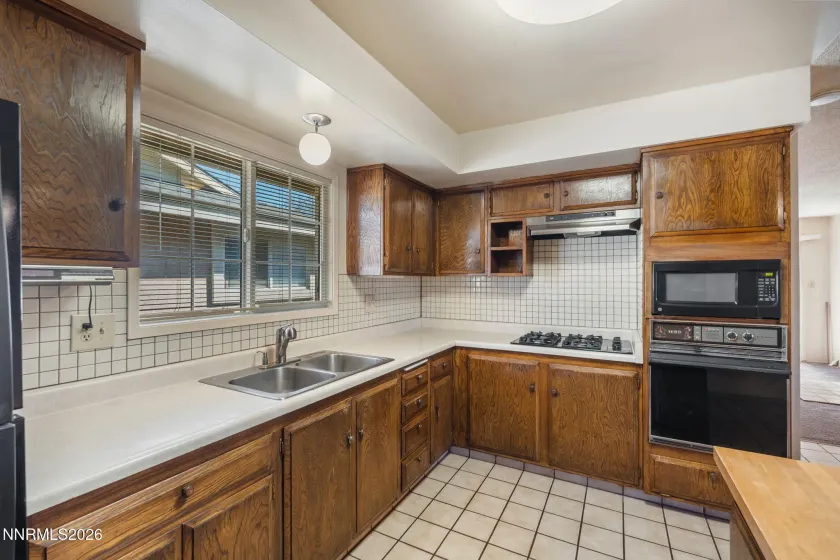 690 Lyyski, Sparks, Nevada 89431, 4 Bedrooms Bedrooms, ,2 BathroomsBathrooms,Residential,Residential,Lyyski,260003317