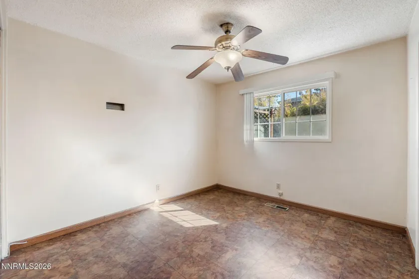 690 Lyyski, Sparks, Nevada 89431, 4 Bedrooms Bedrooms, ,2 BathroomsBathrooms,Residential,Residential,Lyyski,260003317