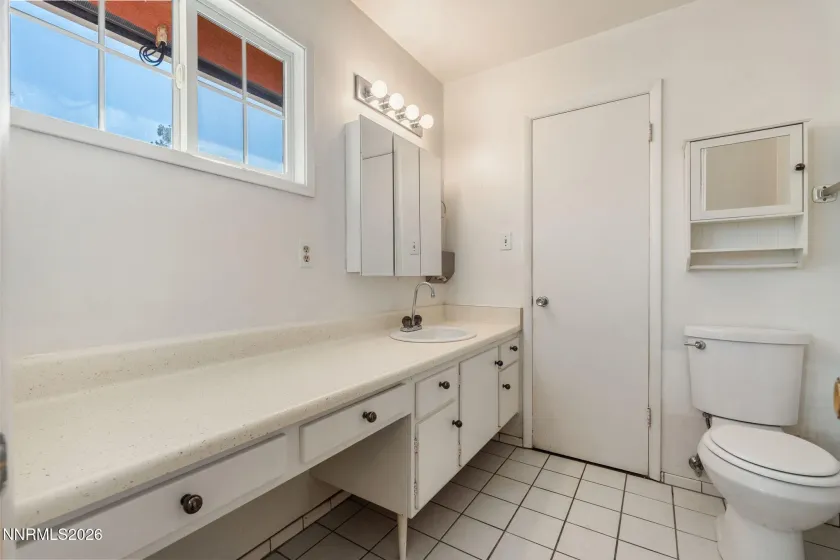 690 Lyyski, Sparks, Nevada 89431, 4 Bedrooms Bedrooms, ,2 BathroomsBathrooms,Residential,Residential,Lyyski,260003317