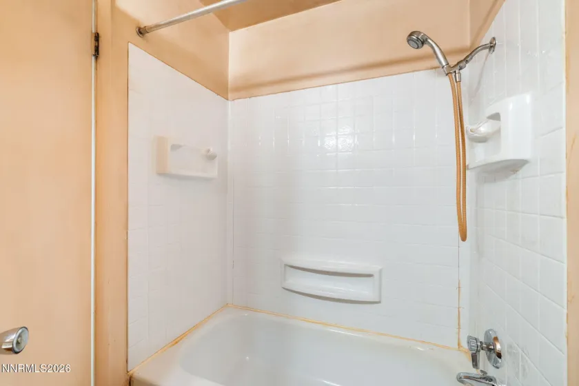 690 Lyyski, Sparks, Nevada 89431, 4 Bedrooms Bedrooms, ,2 BathroomsBathrooms,Residential,Residential,Lyyski,260003317