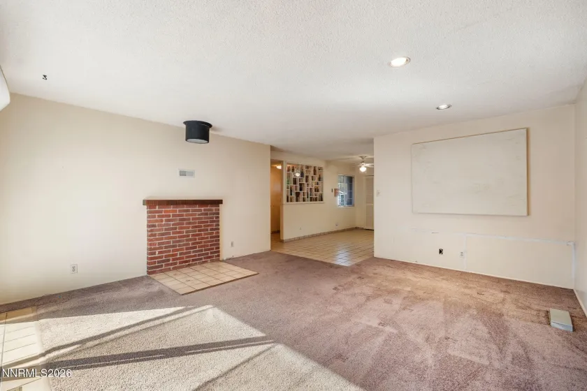 690 Lyyski, Sparks, Nevada 89431, 4 Bedrooms Bedrooms, ,2 BathroomsBathrooms,Residential,Residential,Lyyski,260003317