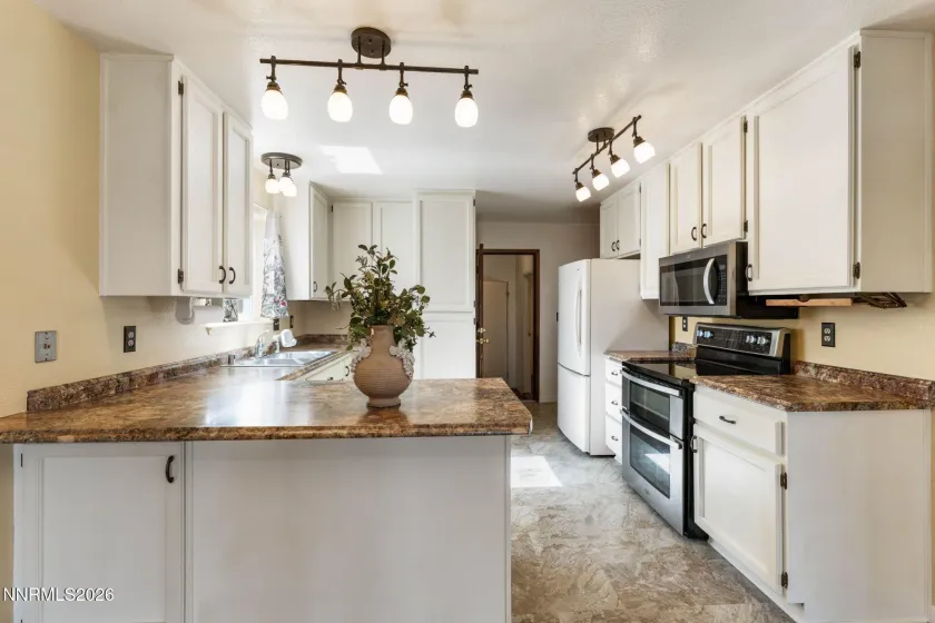 116 Woodlake, Dayton, Nevada 89403, 3 Bedrooms Bedrooms, ,2 BathroomsBathrooms,Residential,Residential,Woodlake,260003320