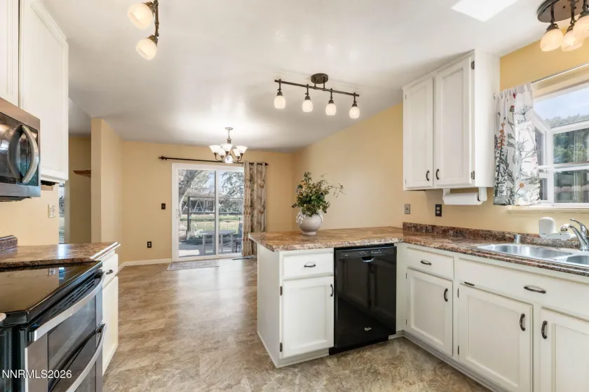 116 Woodlake, Dayton, Nevada 89403, 3 Bedrooms Bedrooms, ,2 BathroomsBathrooms,Residential,Residential,Woodlake,260003320