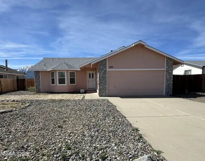 692 Joette, Gardnerville, Nevada 89460, 3 Bedrooms Bedrooms, ,2 BathroomsBathrooms,Residential,Residential,Joette,260003321