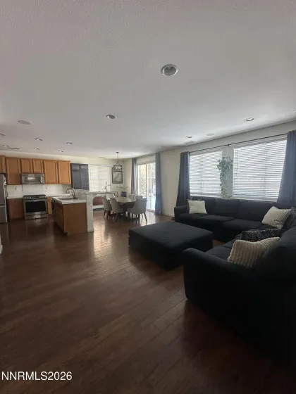 11201 Messina, Reno, Nevada 89521, 4 Bedrooms Bedrooms, ,3 BathroomsBathrooms,Residential,Residential,Messina,260003331