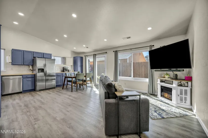 4572 Sage Rose, Reno, Nevada 89502, 2 Bedrooms Bedrooms, ,2 BathroomsBathrooms,Residential,Residential,Sage Rose,260003404